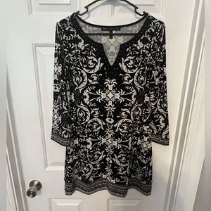 White House, Black market tunic size small